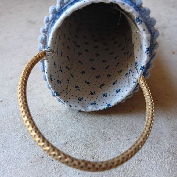 Needle Point Wall Pocket Velvet Metal Hanger - Picture 6 of 7